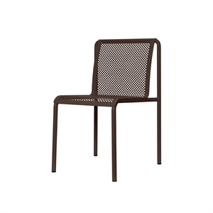 Silla de exterior Dapple de Ferm Living en color chocolate oscuro