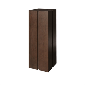 Pedestal de parcela Ferm Living H90 teñido oscuro