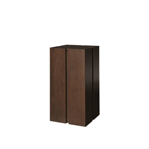 Pedestal de parcela Ferm Living H60 teñido oscuro
