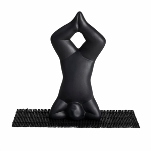 Escultura Negro de Yoga No 3 de Design House Stockholm